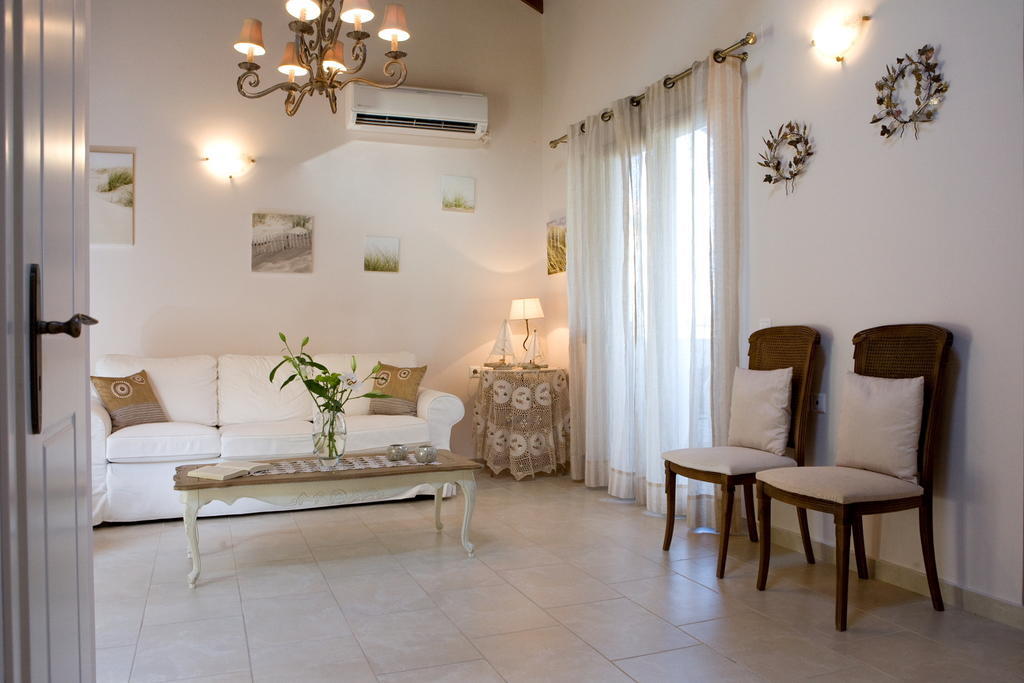 Kores Villas Нидри Номер фото